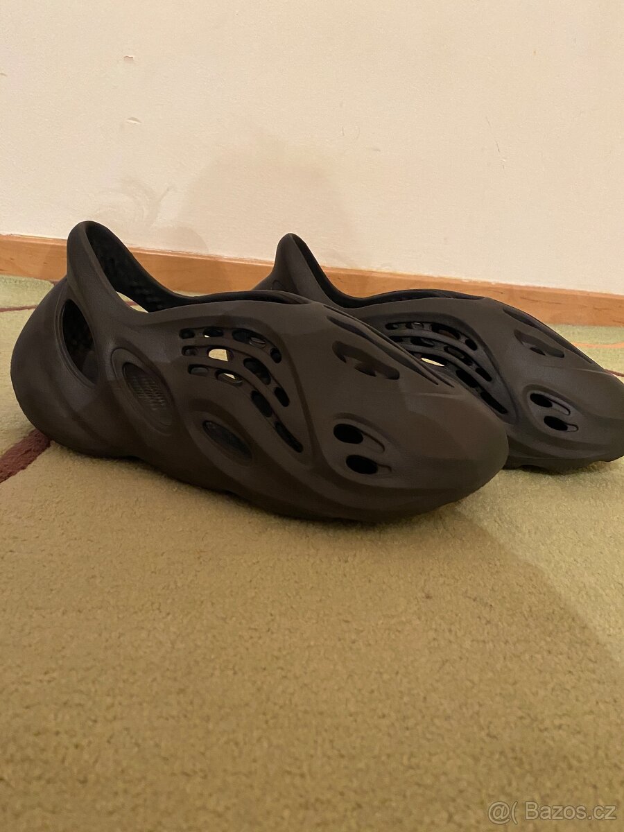 Yeezy Foam Rnnr Onyx - 2