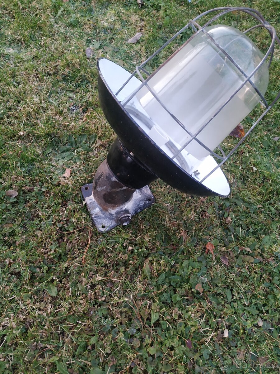 Tovární lampa - 2