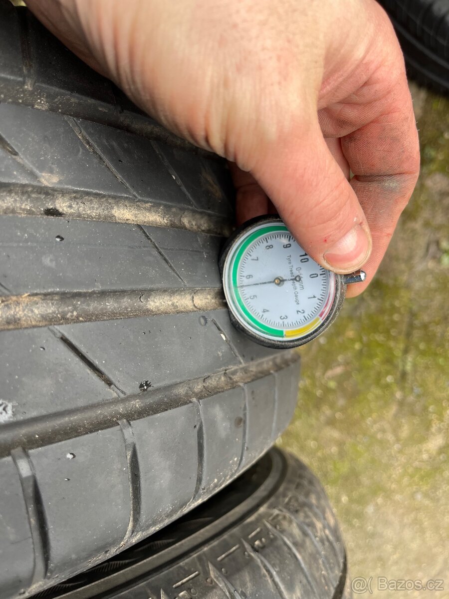 Pneu 205/60/16 - 2