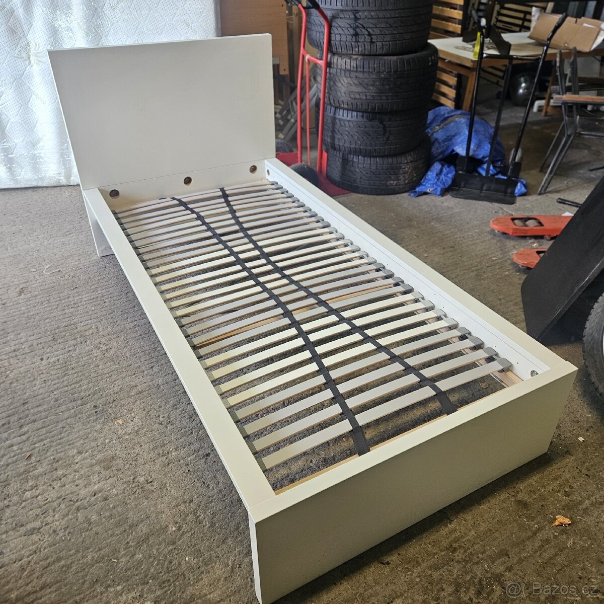 Postel s roštem + matrace – TOP stav - 2