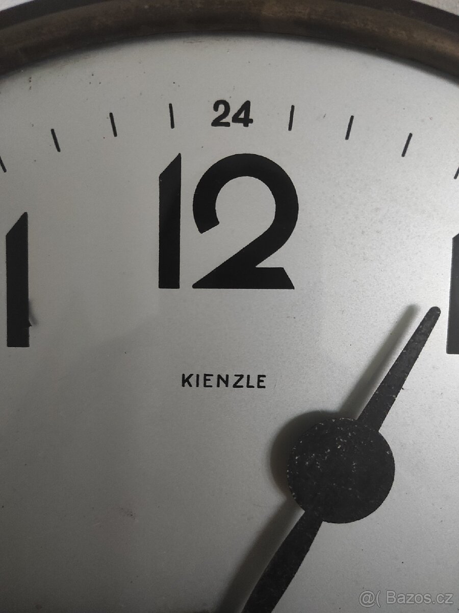 Staré nástěnné hodiny KIENZLE - 2