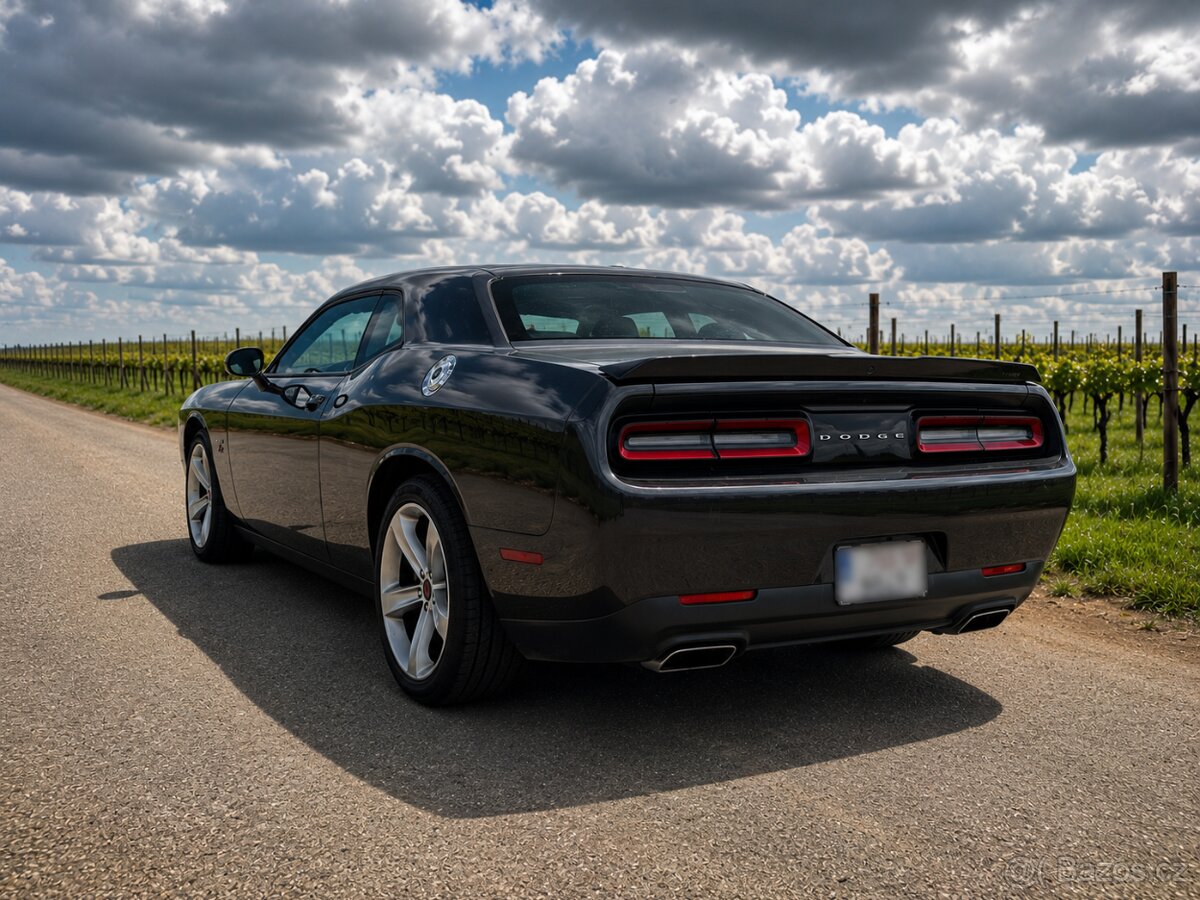 Dodge Challenger R/T 5.7 HEMI V8 (2017) - 2