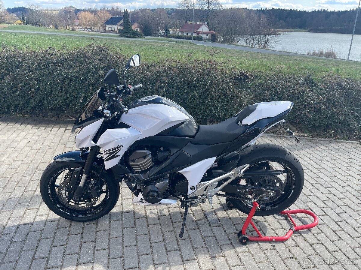 KAWASAKI Z800 - 2
