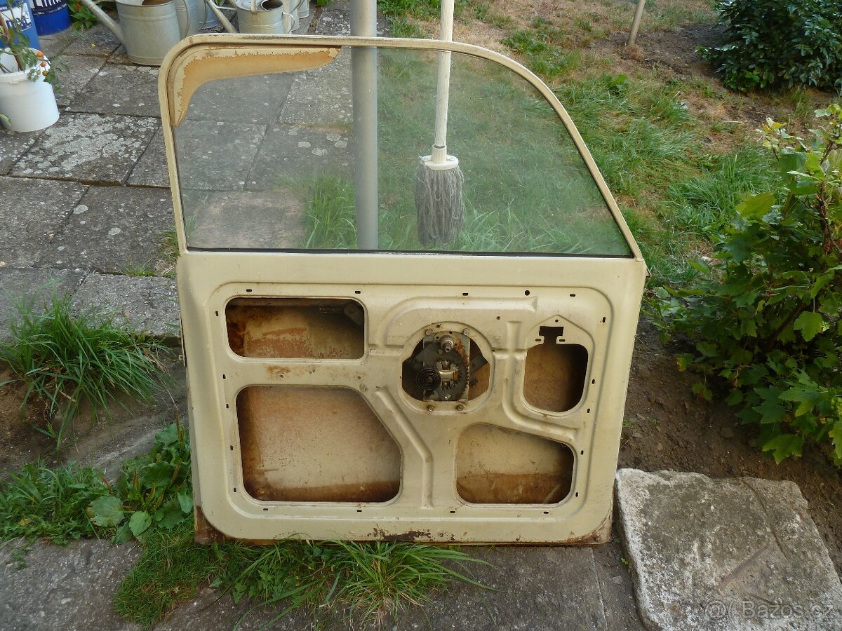 Trabant levé dveřě - 2