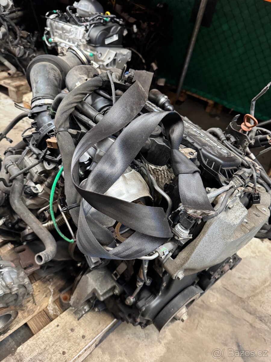 Motor kompletně s převodovkou Vito 447 1.6 R9MA502 - 2