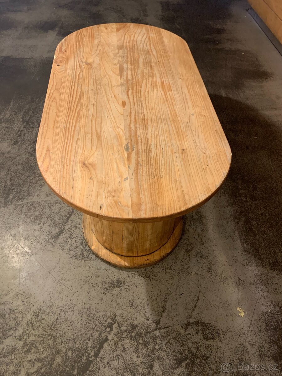 Restaurační nábytek – masivní dubové stoly a židle - 2