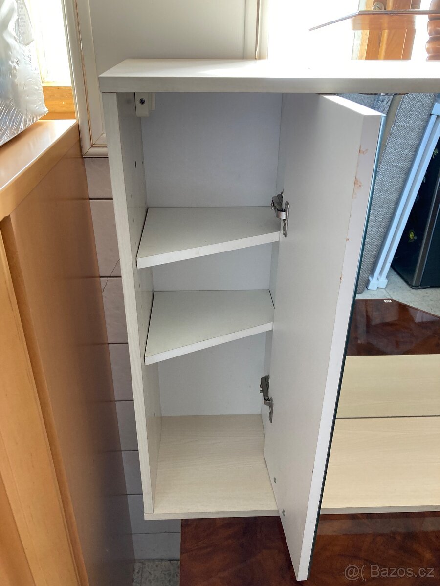 Koupelnová skříňka se zrcadlem - 2