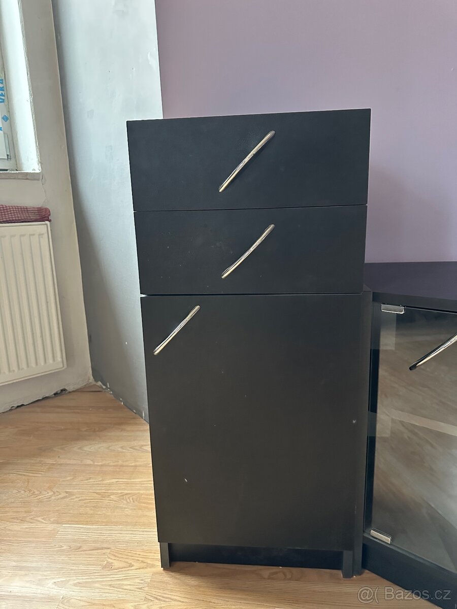 Starsi zachovali nábytek - 2