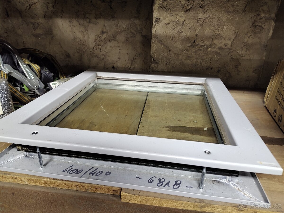 Okno s kovovým rámem - 2