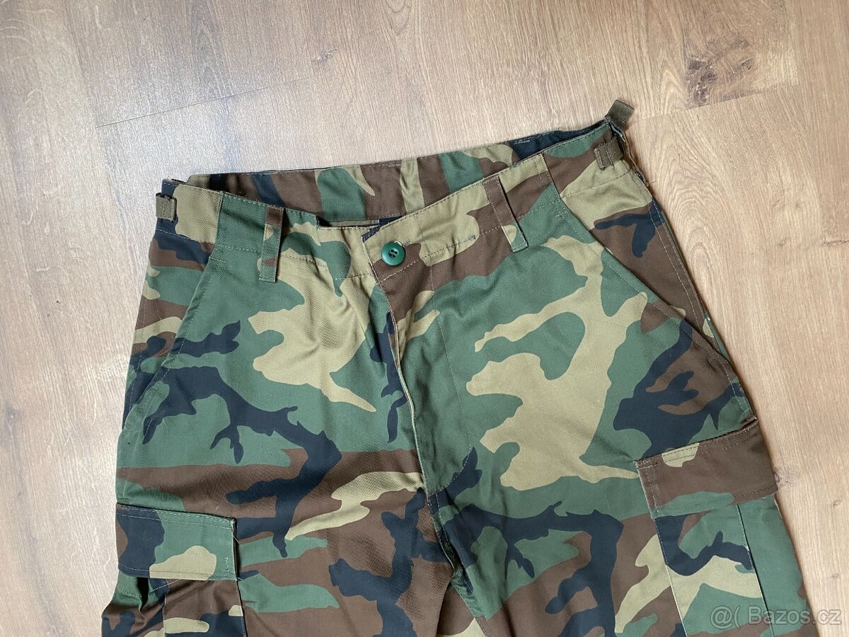 Stylové pánské maskáčové kalhoty - 2