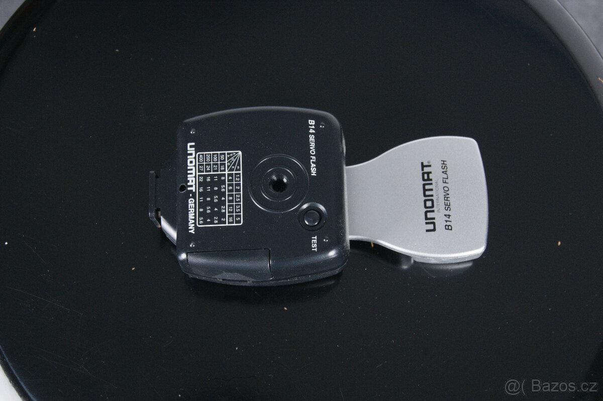 Fotografický blesk UNOMAT B14 Servo Flash - 2