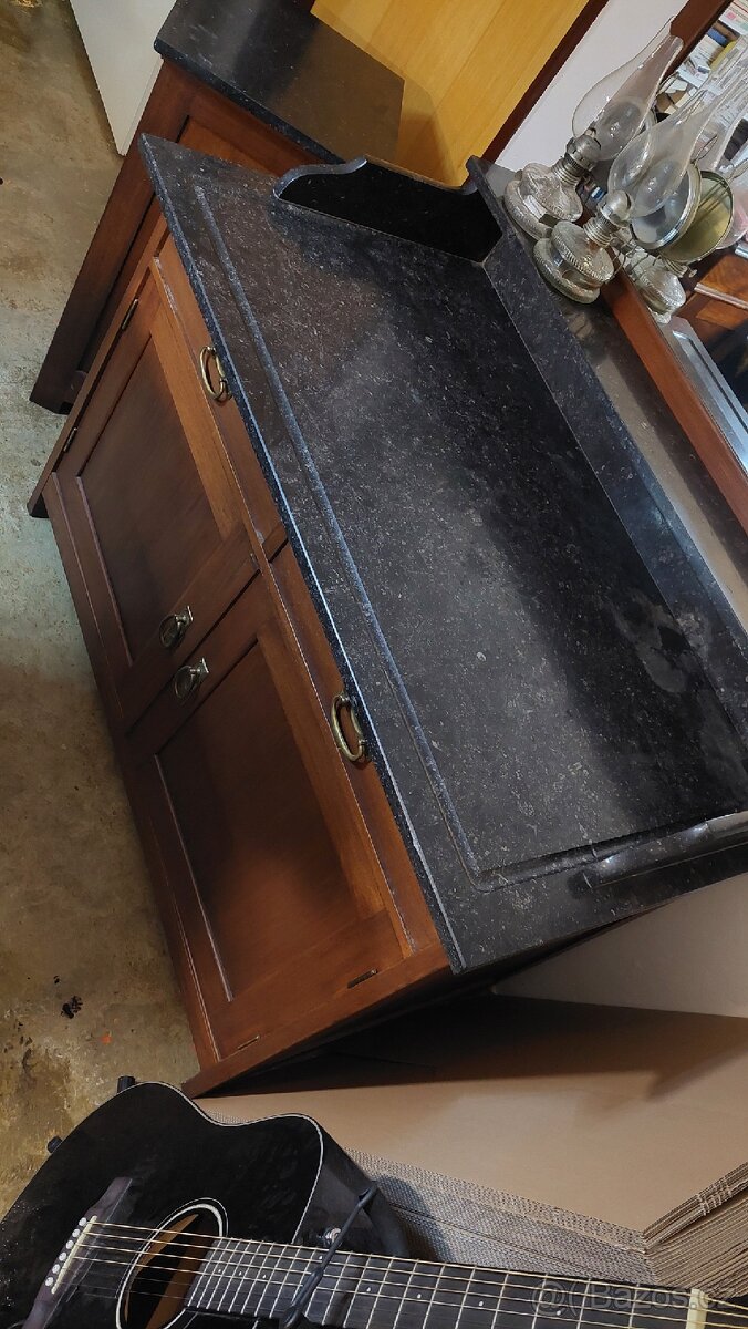 Starožitná komoda + 2 noční stolky - 2