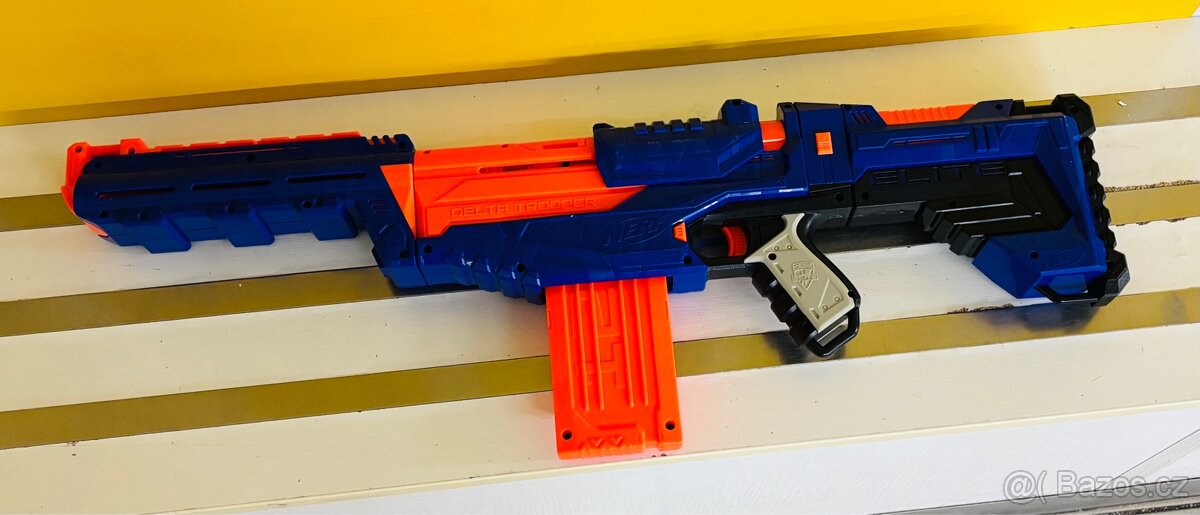 Rozprodej sbírky - plastové pistole - kuš - Hasbro Nerf - 2