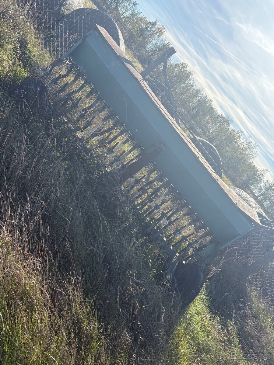 Secí stroj na opravu - 2