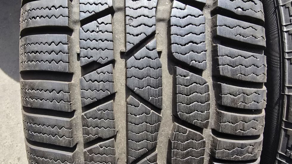 Zimní pneu 205/60/16 Continental - 2