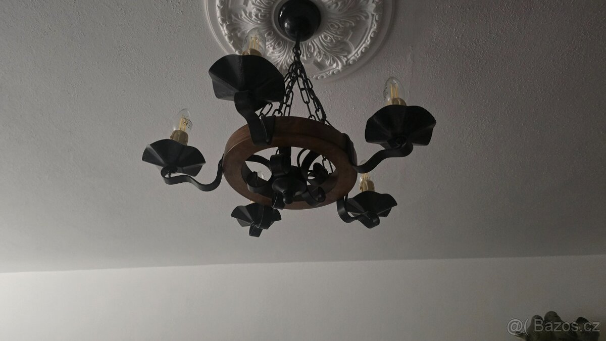 Prodám krásný kovový lustr rustikální - 2