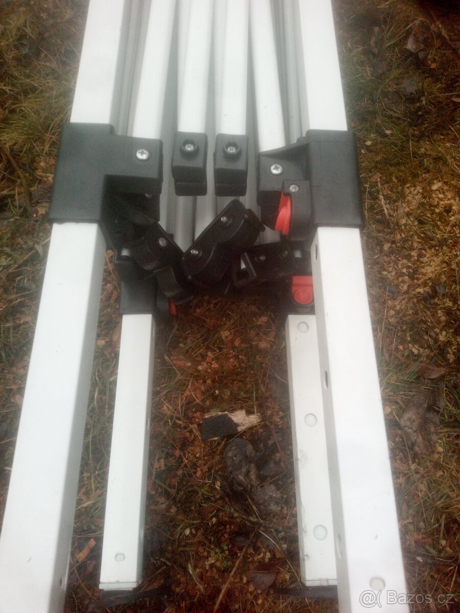 ROZKLÁDACÍ STÁNEK - 2