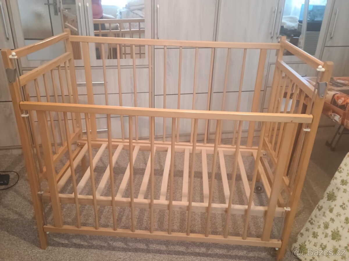 Dětská postýlka s matrací - 2