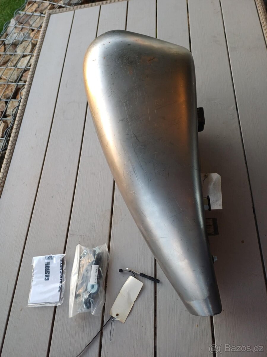 Benzínová nádrž Harley Davidson - 2