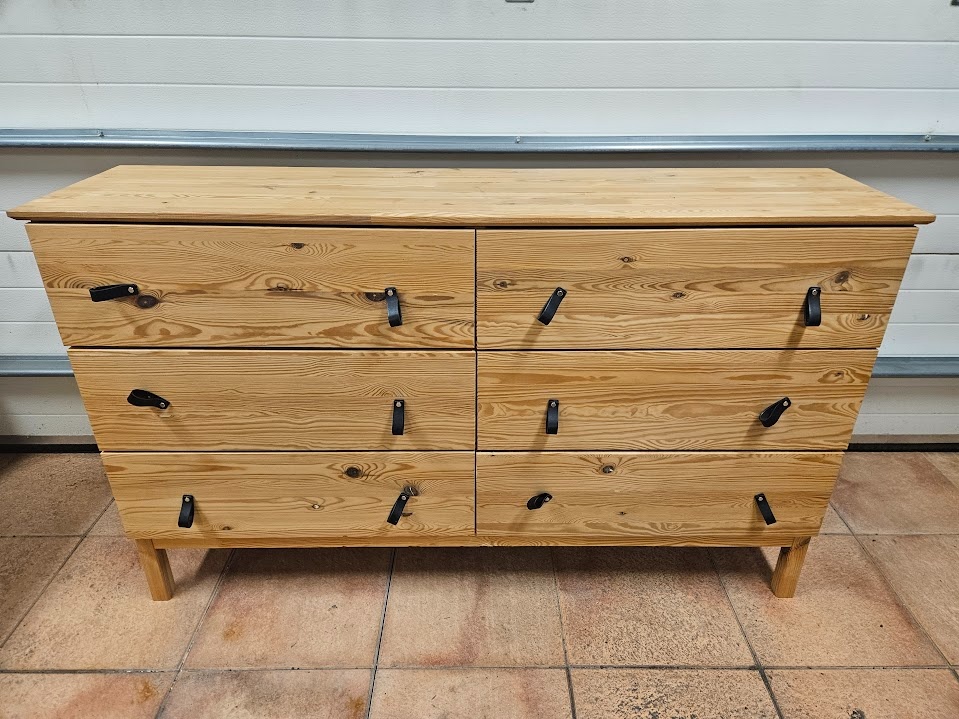 Dřevěné skříně - 2