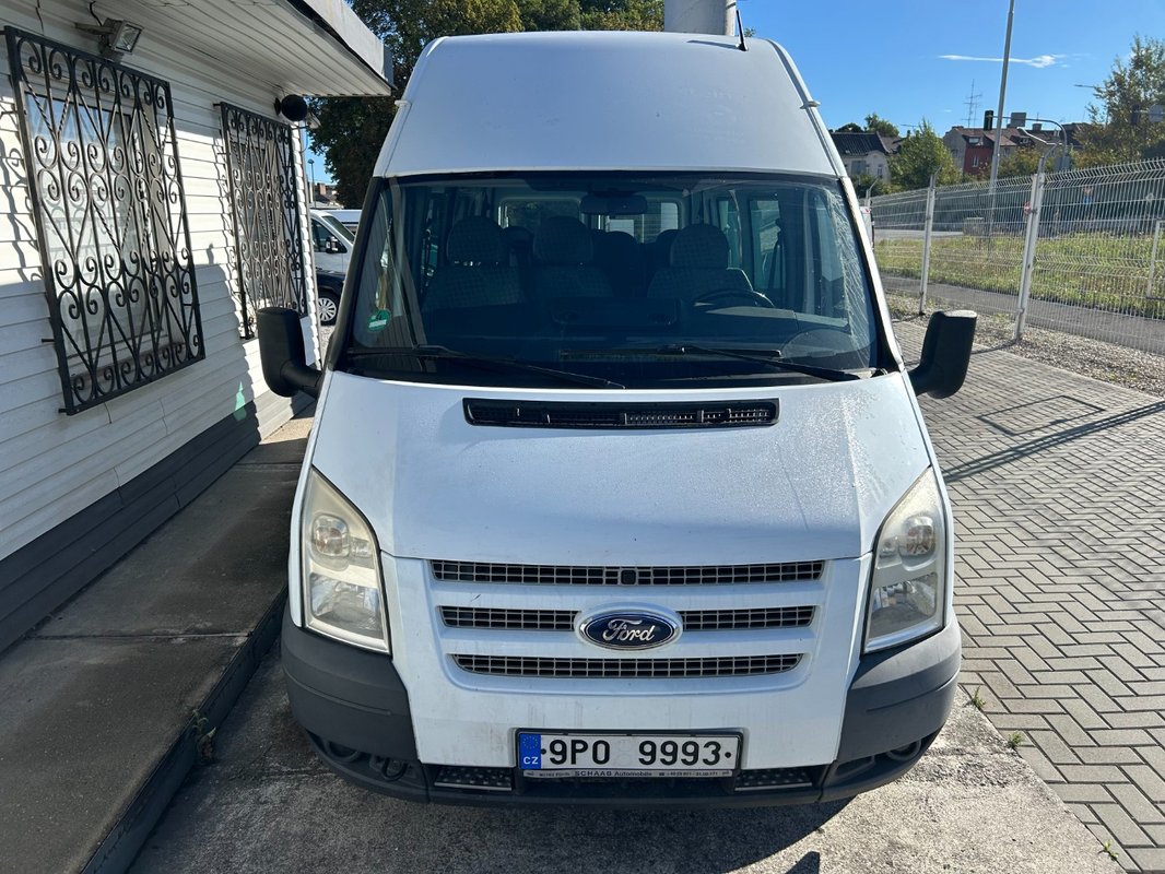 Ford Transit 2.2 TDCI L2H2 9 míst - 2