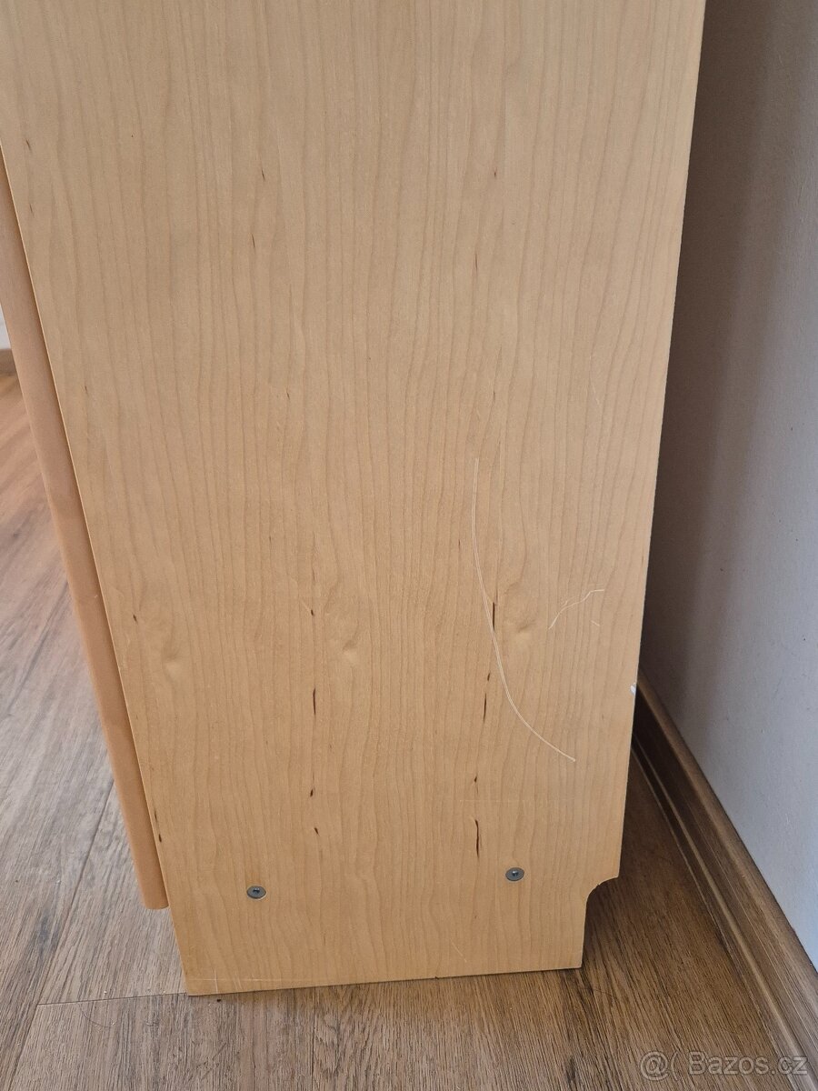 Billy knihovna IKEA s prosklenými dveřmi - 2