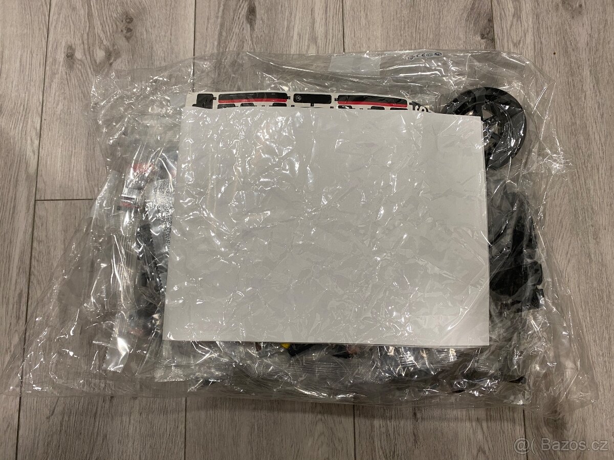 NOVÉ Mercedes AMG Petronas F1 Team - 1642ks kostek - 2