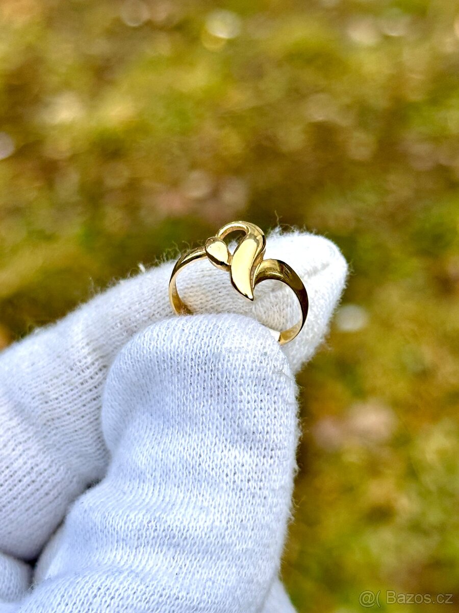 Zlatý prsten 1,64g - 2