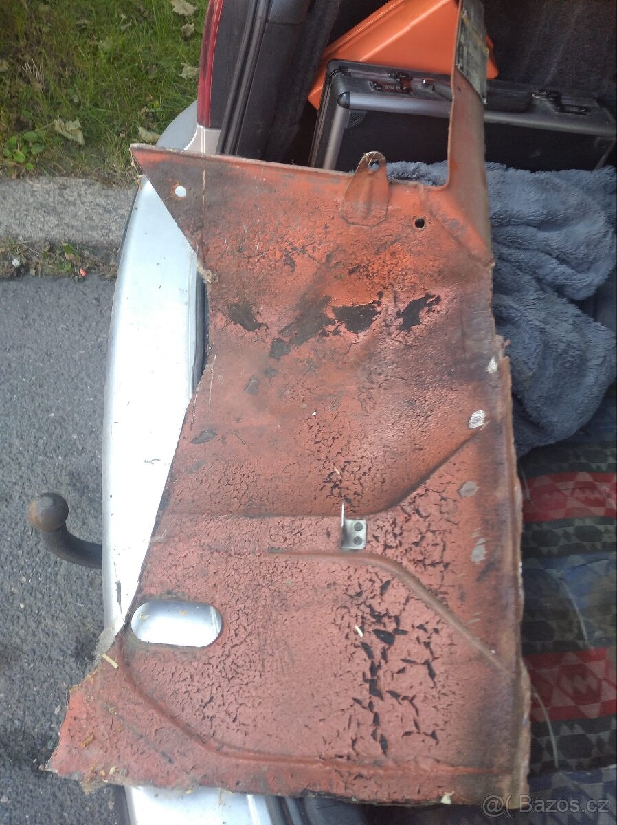 Skoda 110R číslo kar. plech štítky - 2