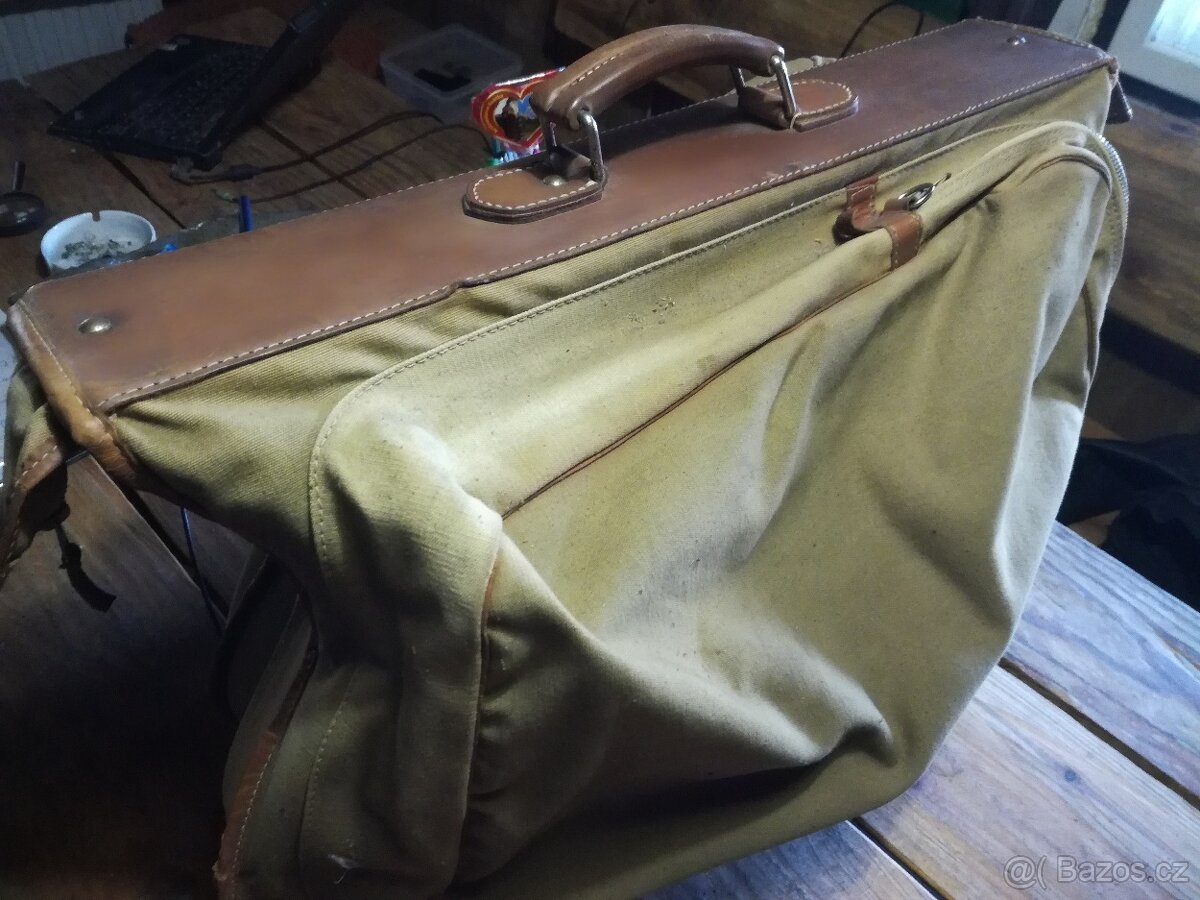 Starý vojenský kufr - 2