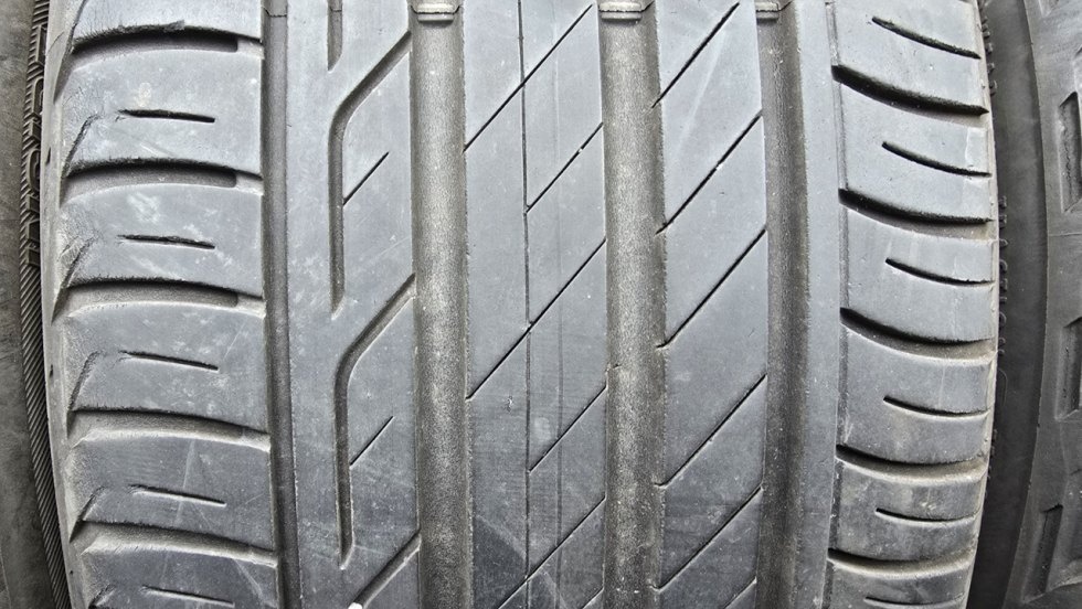 Letní pneu 225/45/17 Bridgestone - 2
