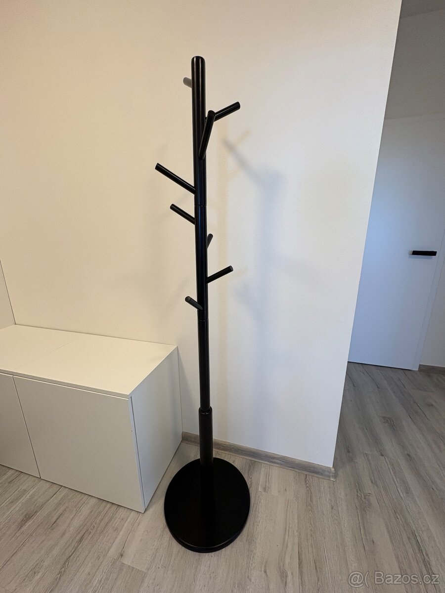 Věšák na oblečení - 2