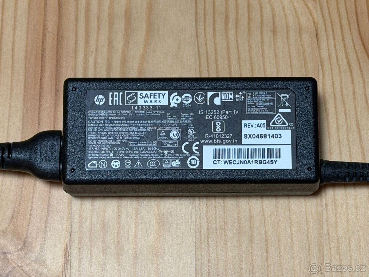 HP 140333-11 65W napájecí adaptér - 2
