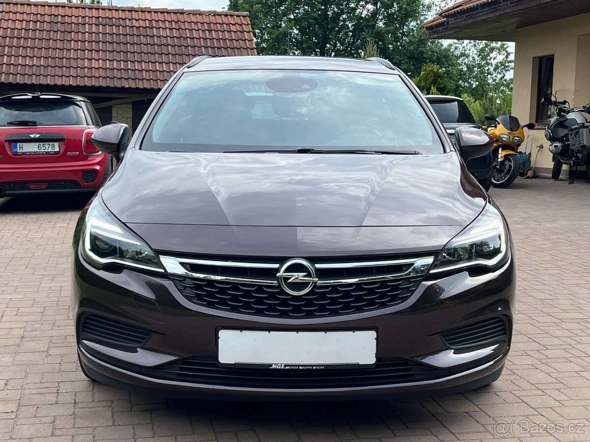 Opel Astra 1.4 T 92kW Tempomat Serviska - 2