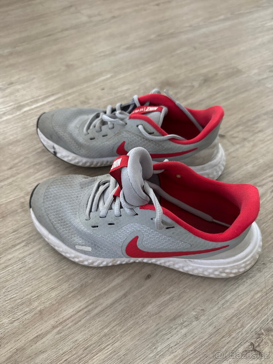 Boty Nike Revolution - 2
