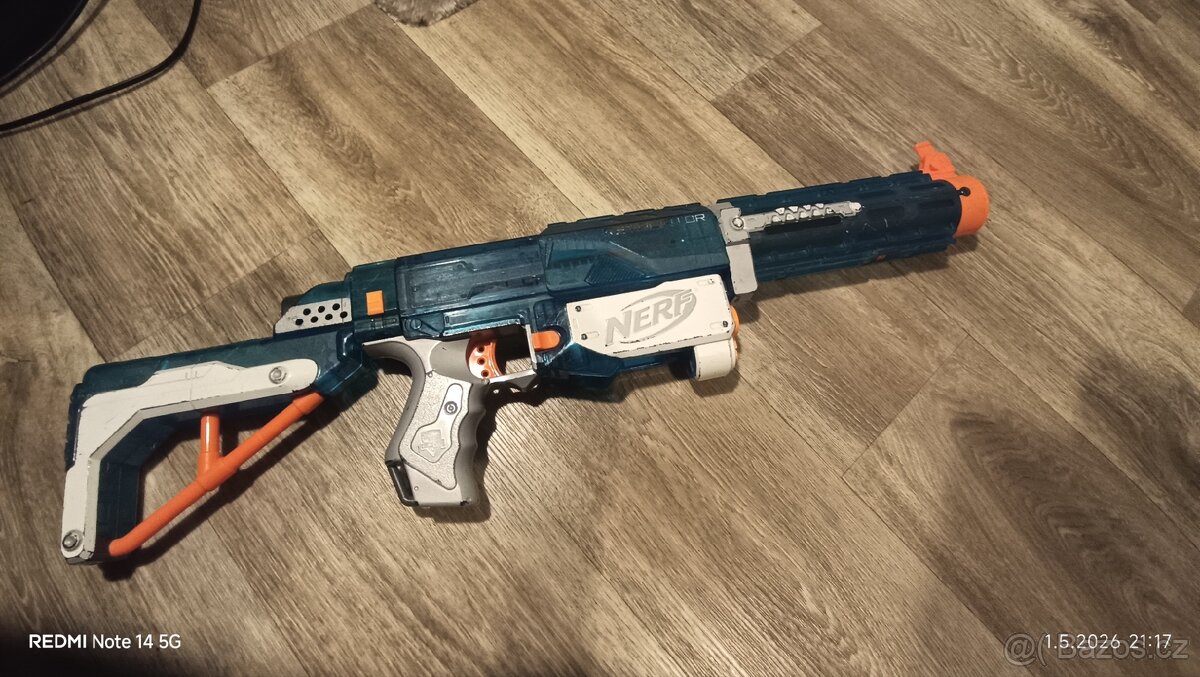 Nerf nastavitelná pistol - 2