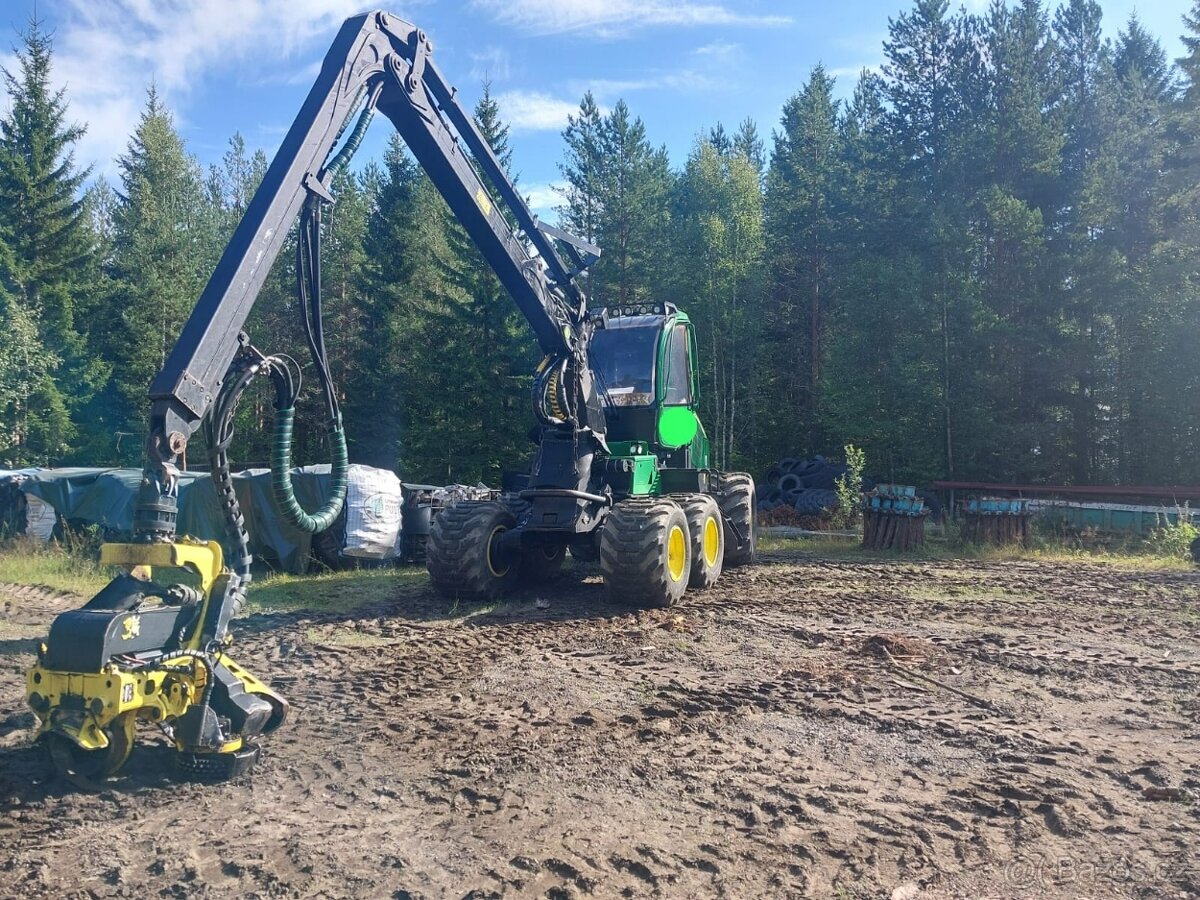 Harvestor JOHN DEERE 1070E - 2