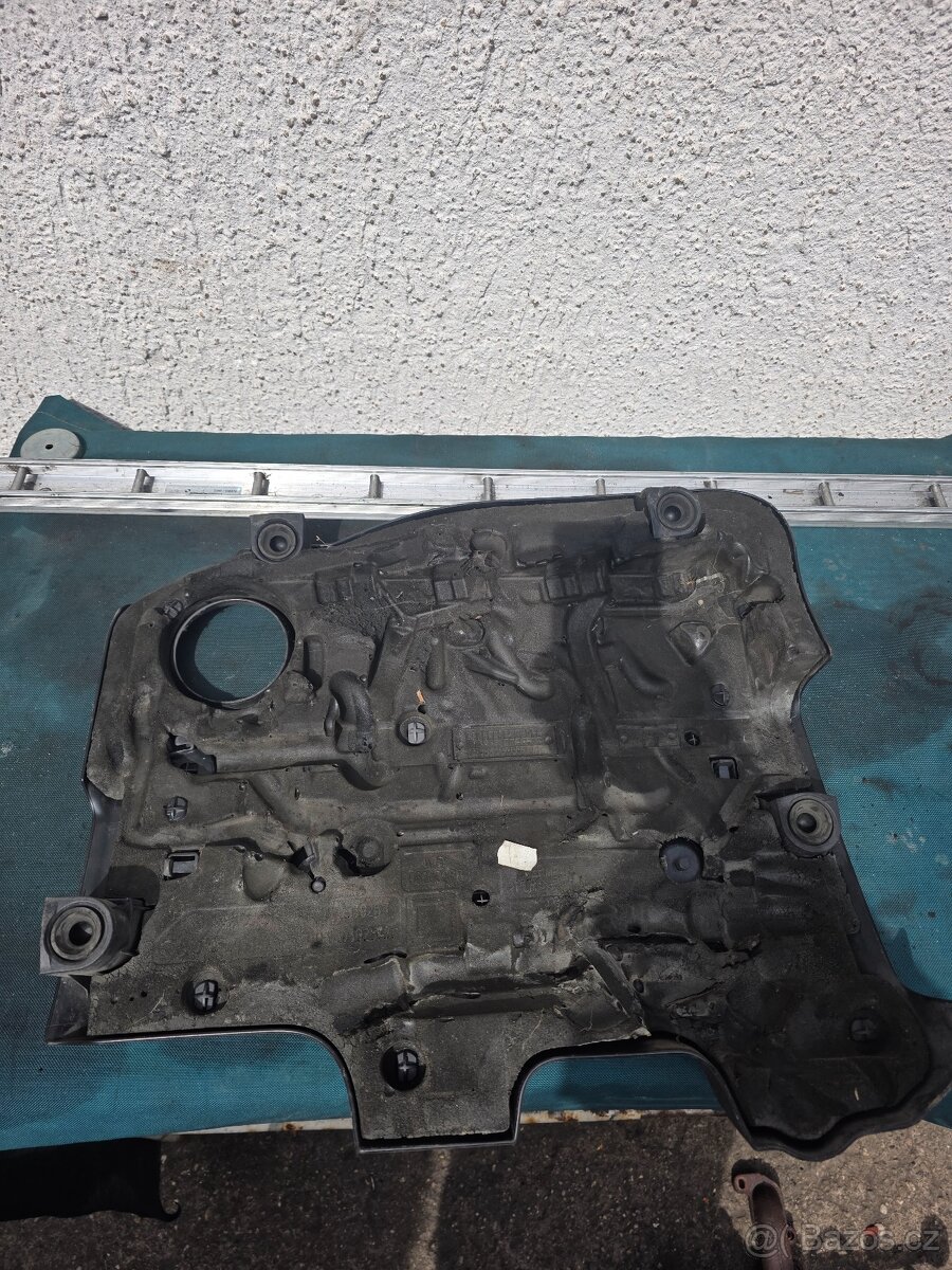 Kryt motoru VW 2.0 TDI originál - 2