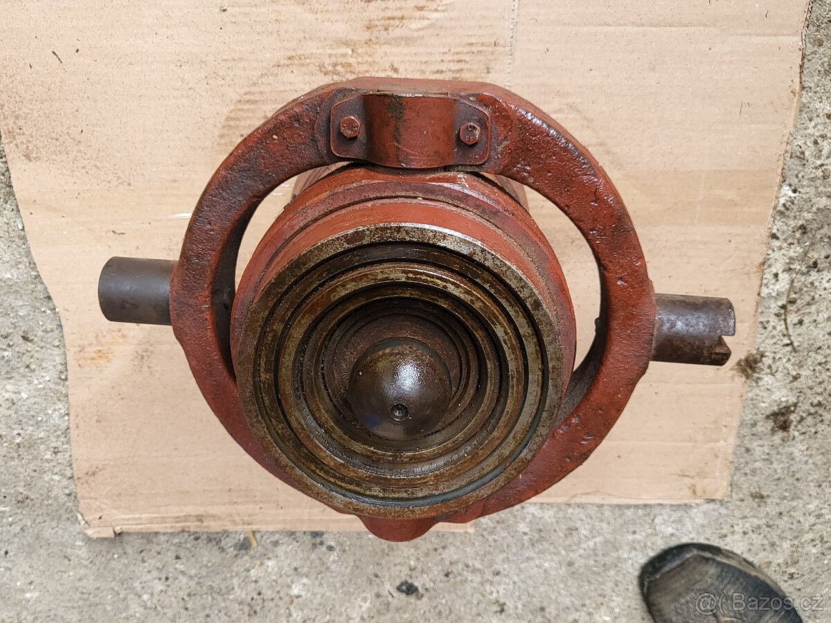 Mailer, hydraulický zvedák - 2