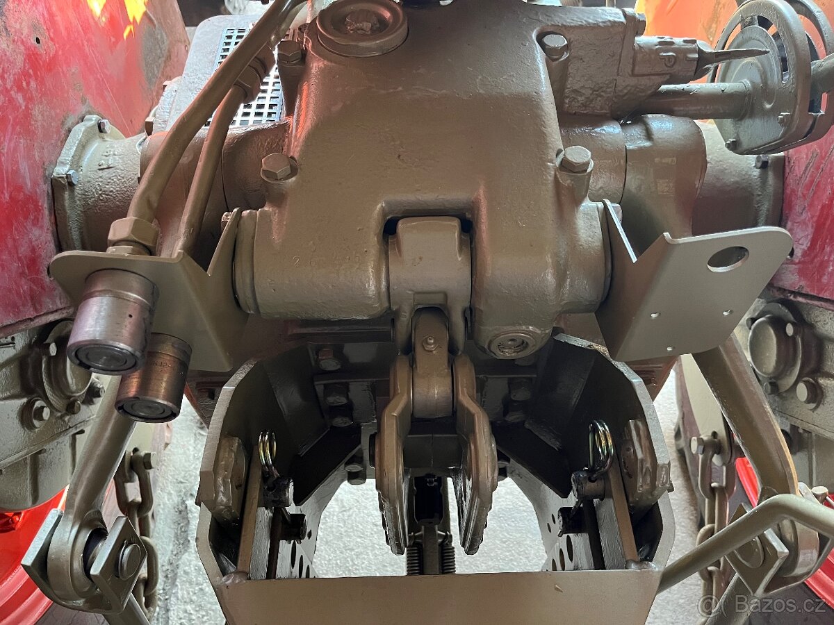 Držáky Zetor - 2