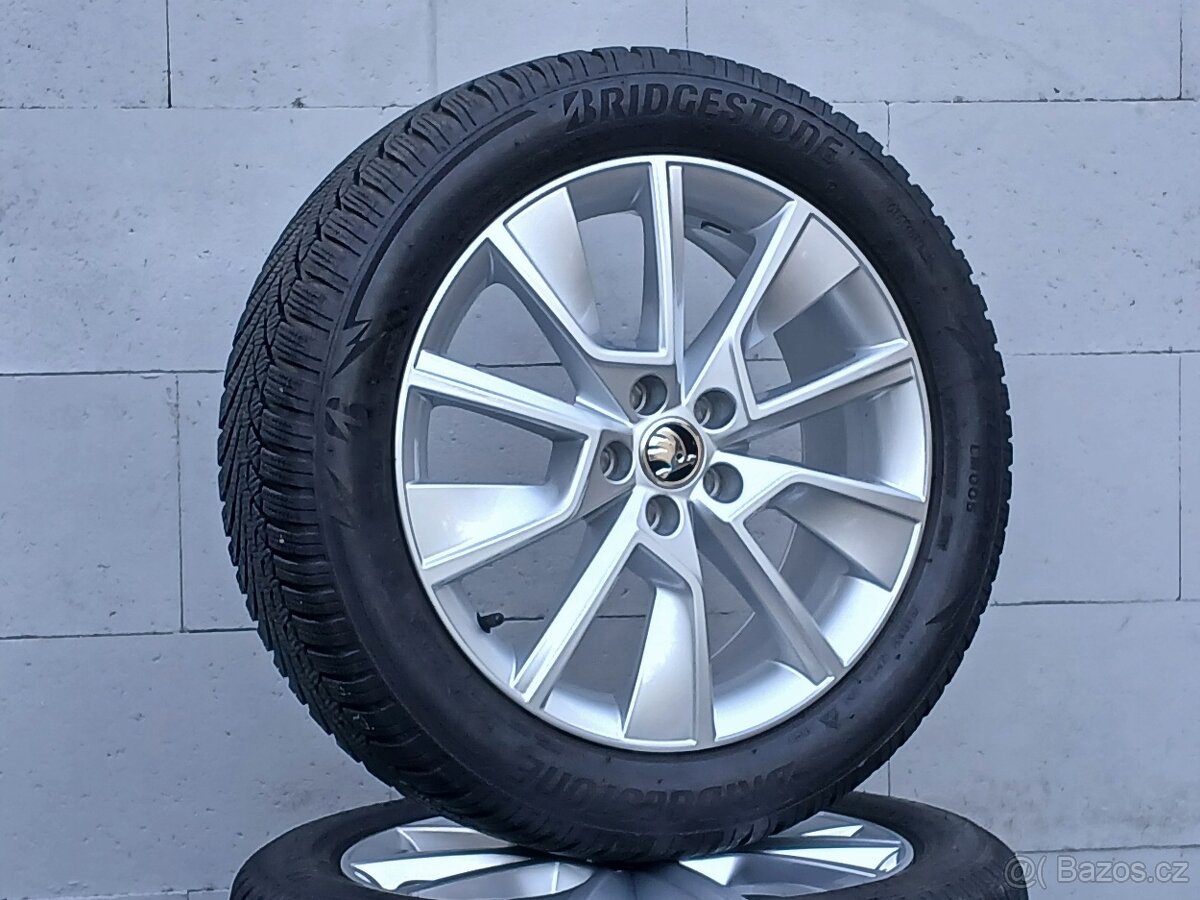 Pěkná zimní orig alu kola Škoda Kamiq 205/55/17 8mm - 2