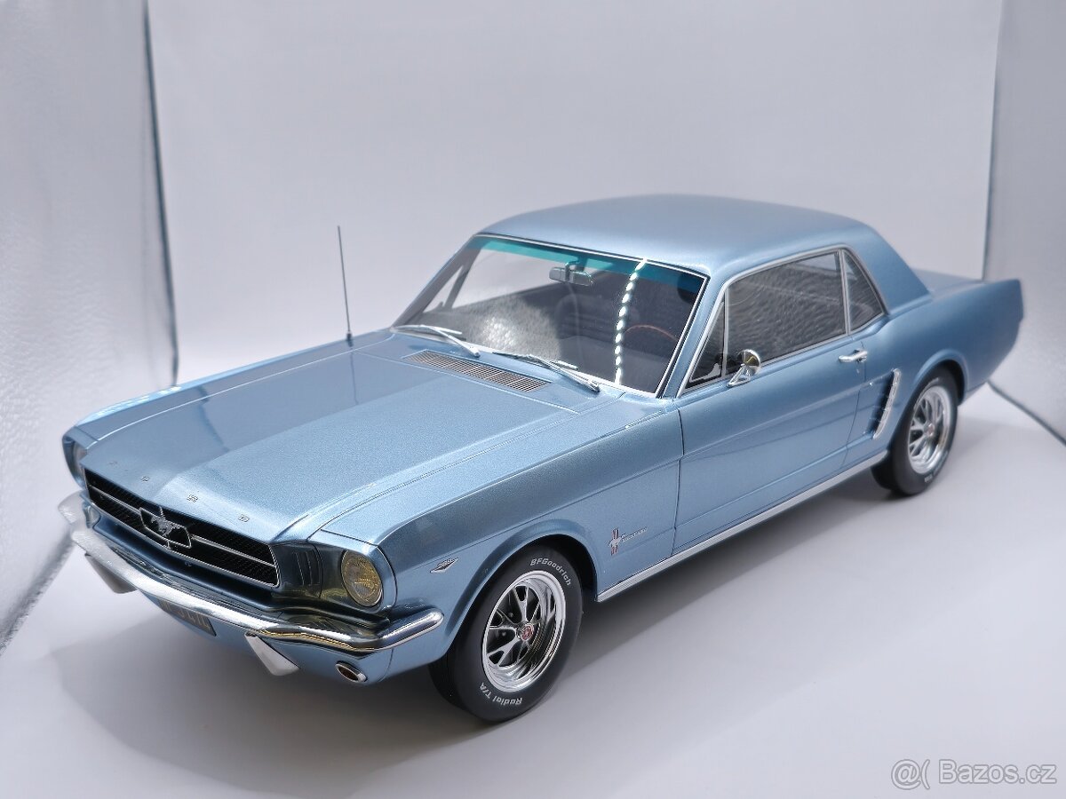 Ford Mustang 1:12 Otomobile - 2