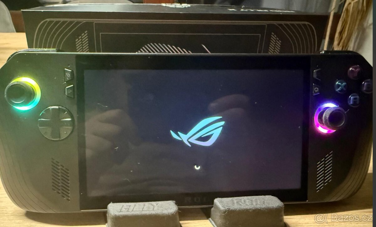 ASUS ROG Ally X + napájecí adaptér ASUS ROG Gaming Charger D - 2