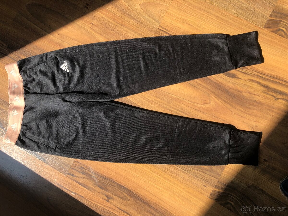 Tepláky Adidas a Decathlon - 2