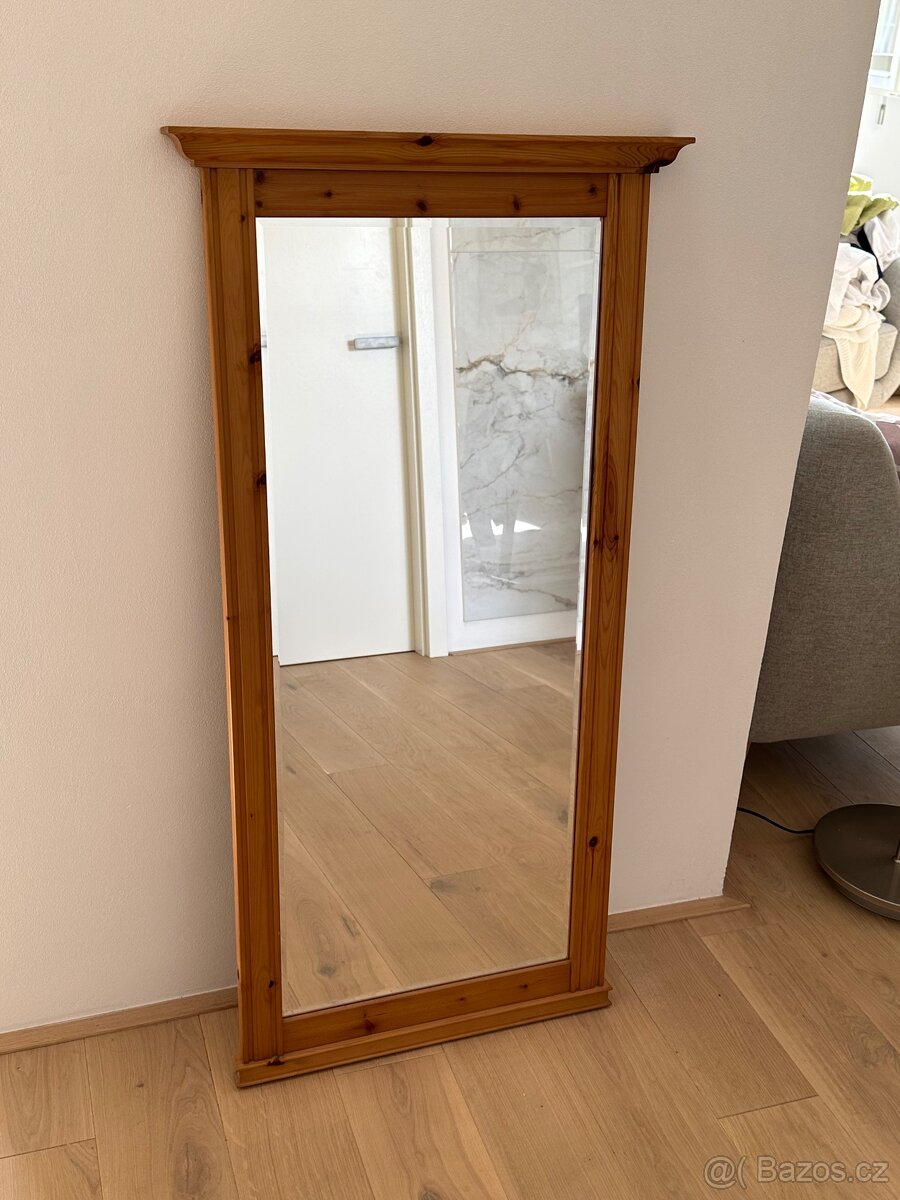 Zrcadlo s fazetou v dřevěném rámu - 2