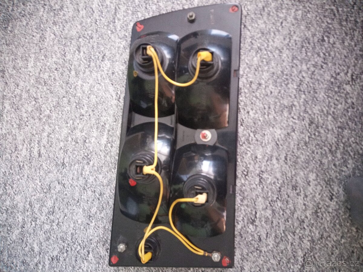 Zadní světlomet škoda 105 120 130 levý - 2