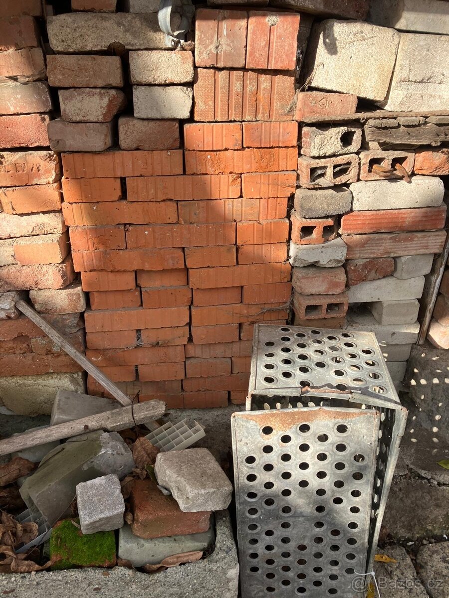 DARUJI ZA ODVOZ ZDARMA Červené cihly pálení - 2