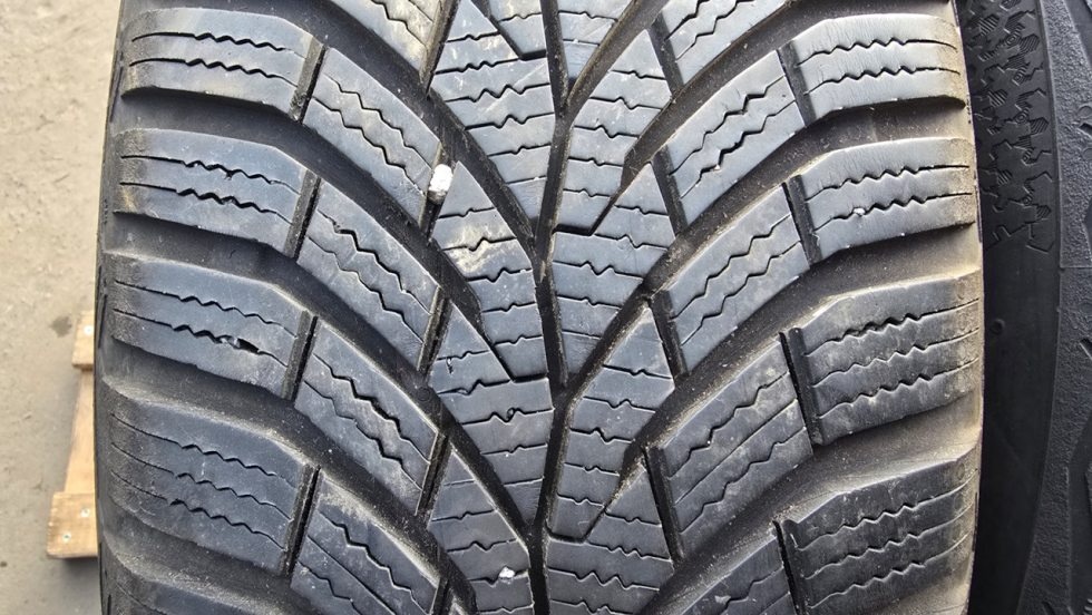 Zimní pneu 195/65/15 Continental - 2