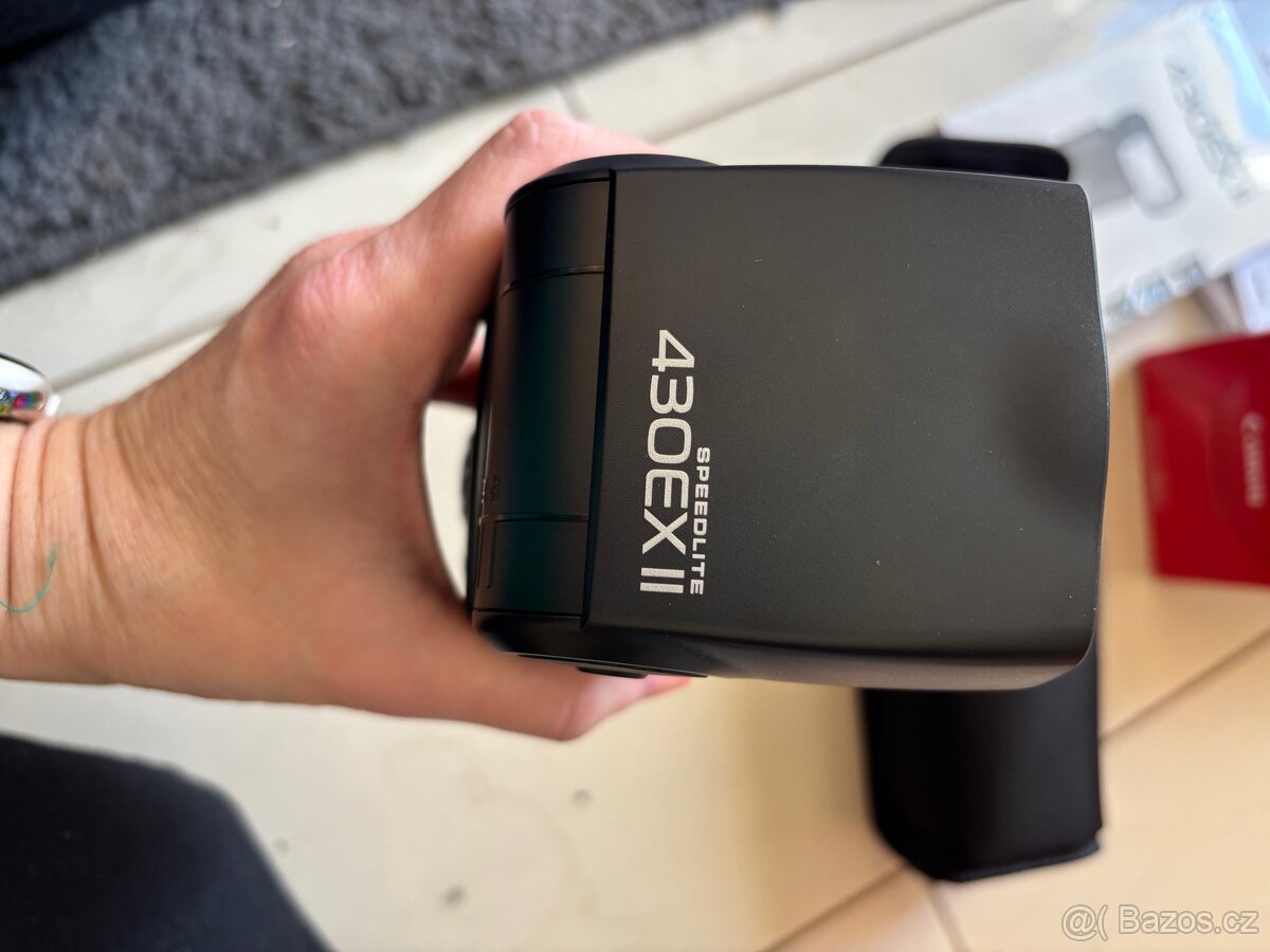 Blesk Canon speedlite 430EX II - 2