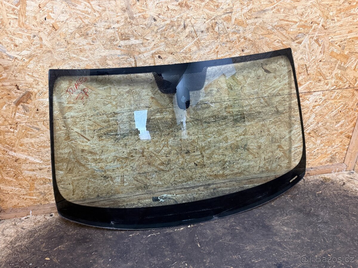 ČELNÍ OKNO VW TOUAREG 7P - 2